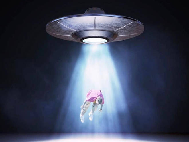 Justin Bieber was edited to be abducted by aliens