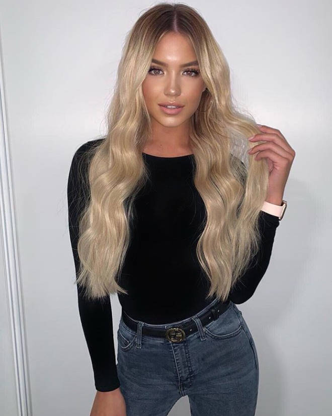 Molly rocks gorgeous long blonde extensions