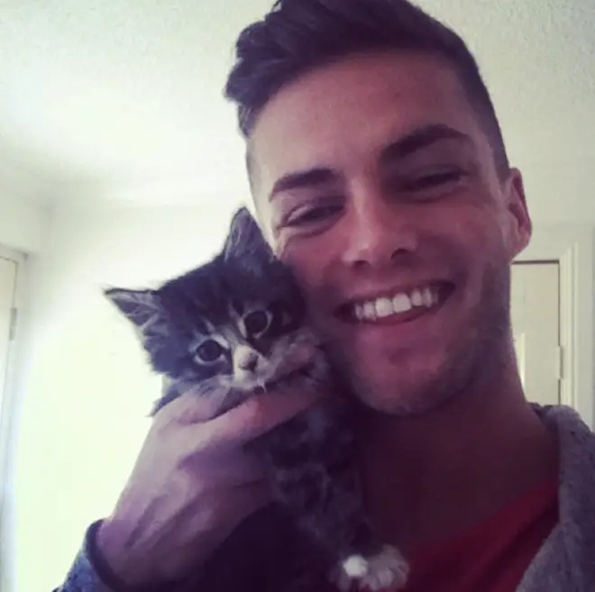 The Love Island hopeful is totally smitten with his kitten