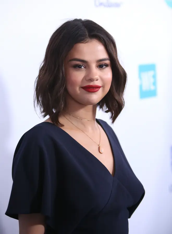 Selena Gomez posed on the red carpet