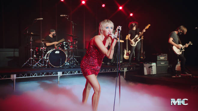 Miley Cyrus performing on The Tonight Show Starring Jimmy Fallon - Season 7
