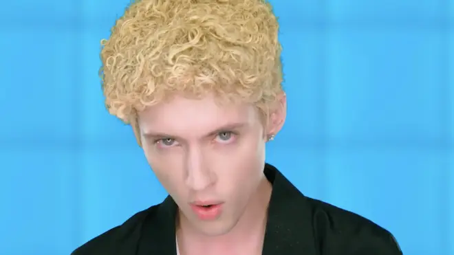 Troye Sivan as Justin Timberlake in '1999'