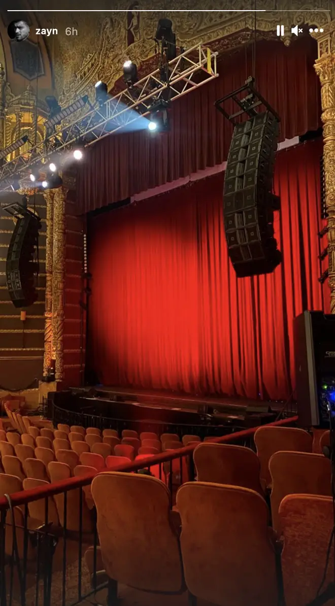 Zayn posts Instagram from inside theatre in New York