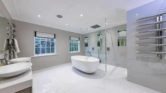 Leigh-Anne and Andre have a massive his and hers bathroom