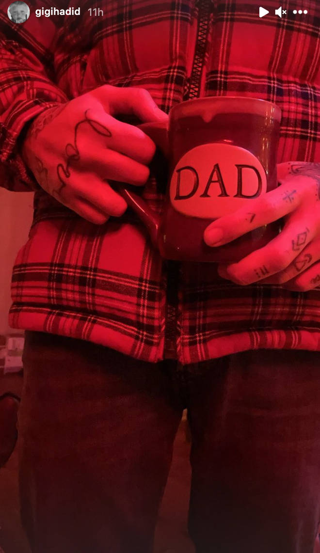 Zayn Malik proudly showed off his 'dad' mug