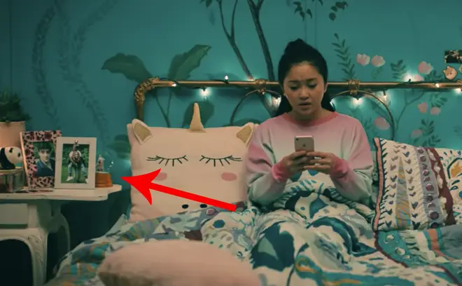 To All the Boys 3: Peter's snow globe can be seen in Lara Jean's bedroom