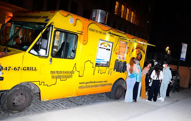 Gigi Hadid enjoyed a grill cheese truck outside of her NYC apartment.