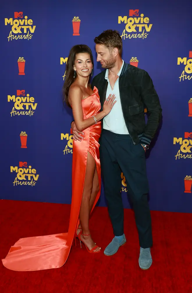 Justin Hartley and Sofia Pernas wore matching wedding rings