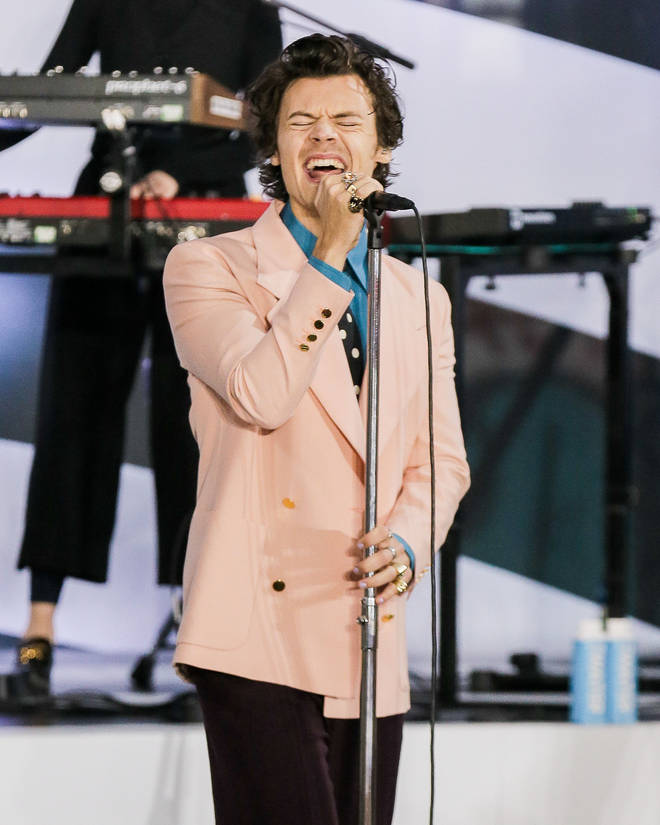 Harry Styles keeps gifting his music video jewellery to Olivia Wilde