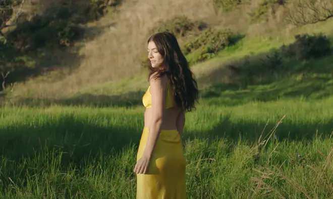 Lorde put on a summer display in the 'Solar Power' music video