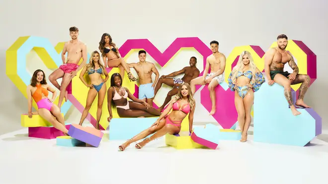 Do Love Island contestants have clothing rules?