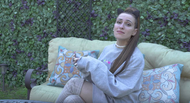 Ariana Grande impersonator nails the parody of Vogue's 73 questions