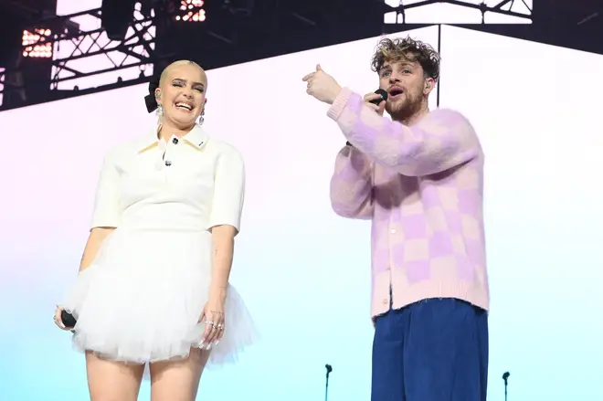 Anne-Marie and Tom Grennan got the giggles