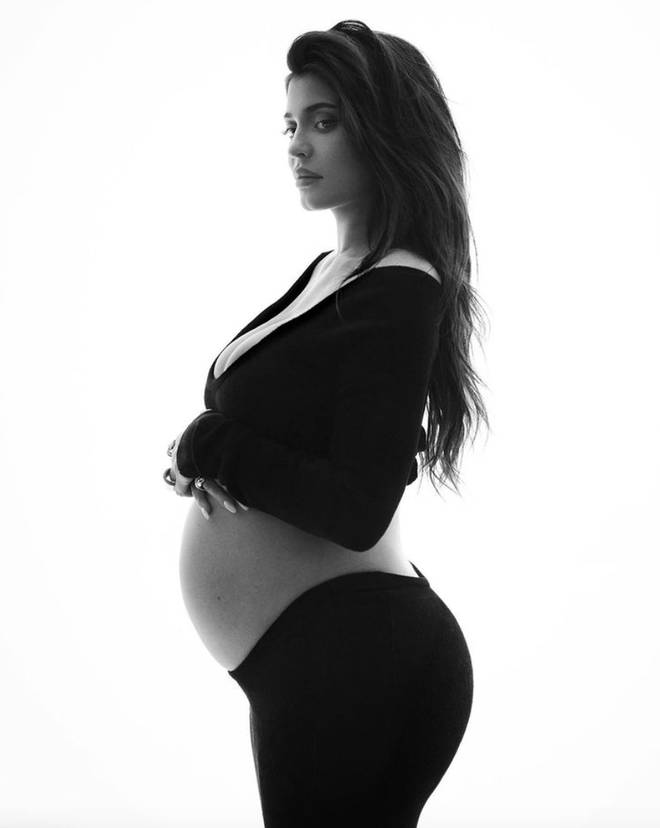 Kylie Jenner celebrates the new year with maternity shoot photo