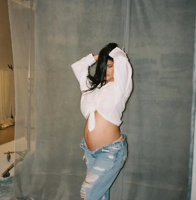 Kylie Jenner surprised fans with a new pregnancy snap