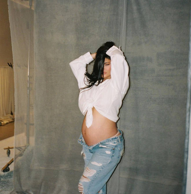Kylie Jenner surprised fans with a new pregnancy snap