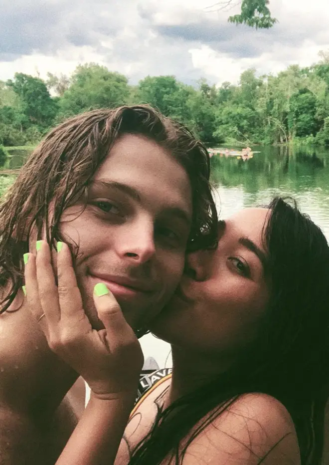 5SOS fans think Luke Hemmings secretly married his fiancée Sierra Deaton