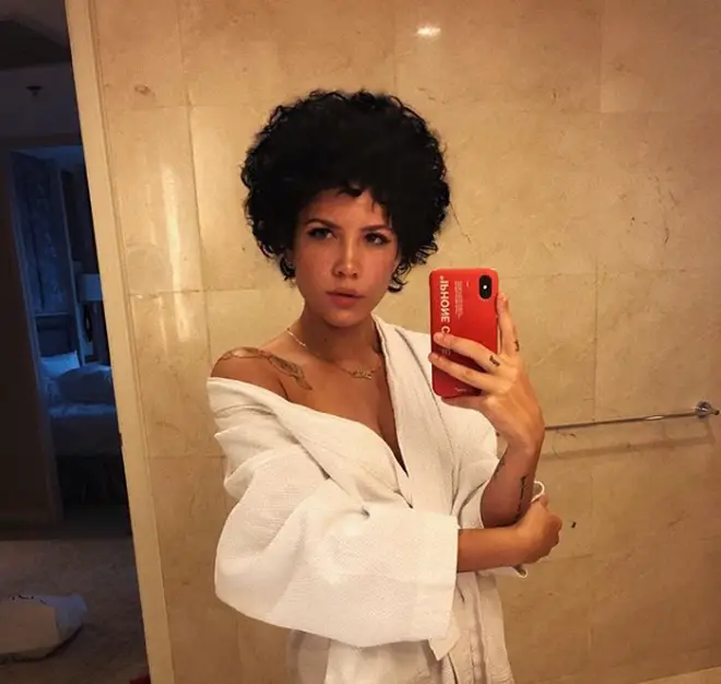 Halsey's natural hair.