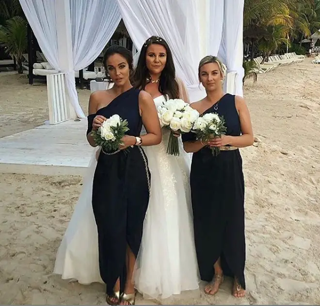 Vicky Pattison stood in front of her sister at her wedding in Mexico.
