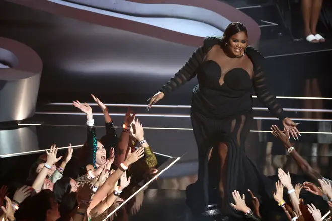 Lizzo referenced Nicki Minaj at the MTV VMAs