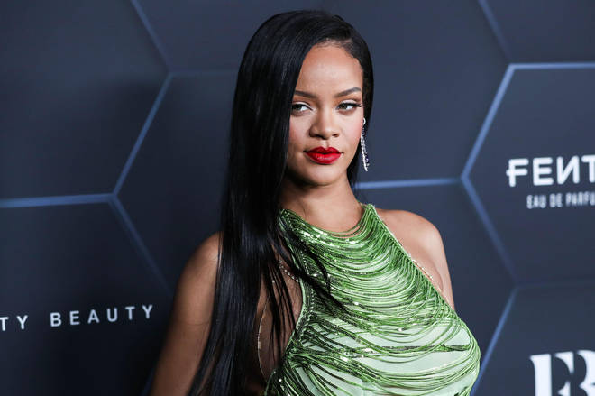 Rihanna helped restaurant staff clean up in New York after dining there