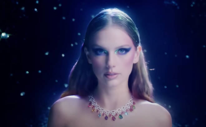 Taylor Swift literally dazzles in 'Bejeweled'