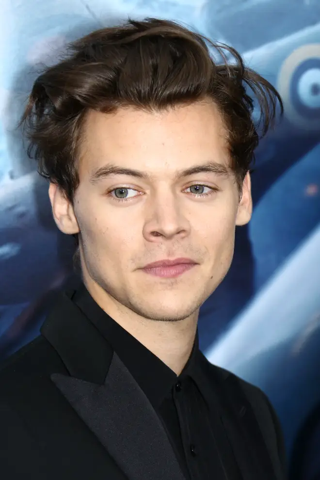 Harry Styles in an all black ensemble at the Dunkirk premier