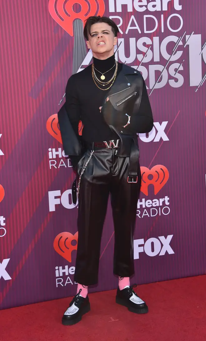 He scrubs up alright on the red carpet! Yungblud rocked Alexander Wang at the iHeart Radio awards in LA.