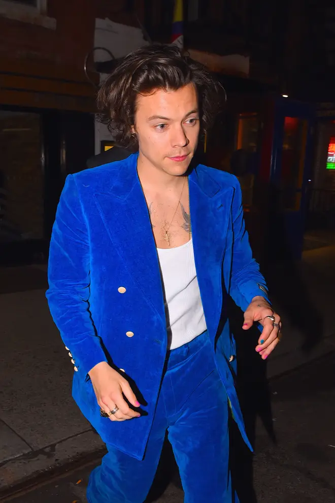 Harry Styles' outfit for the Rock n' Roll Hall of Fame Induction Ceremony was complete with a pink manicure