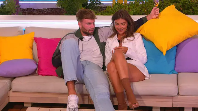 Tom Clare and Samie on the Love Island sofas