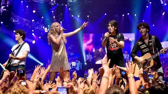 Taylor Swift performed on tour with the Jonas Brothers in 2008 when rumours of their romance began