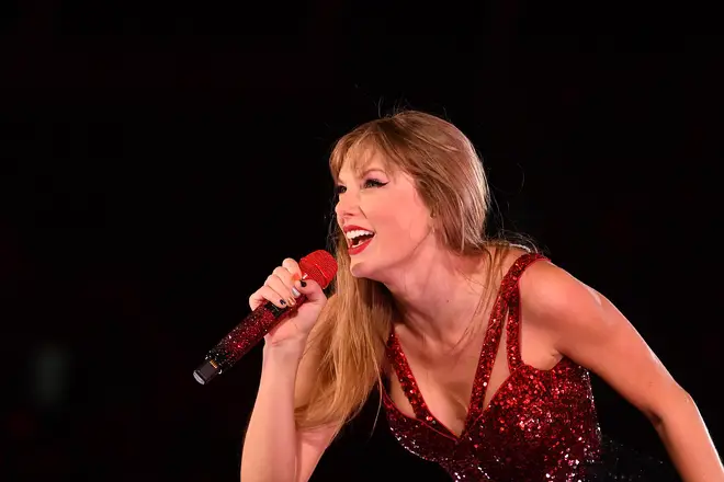 Taylor Swift sang out to her boyfriend Travis Kelce who came to watch her show in Argentina