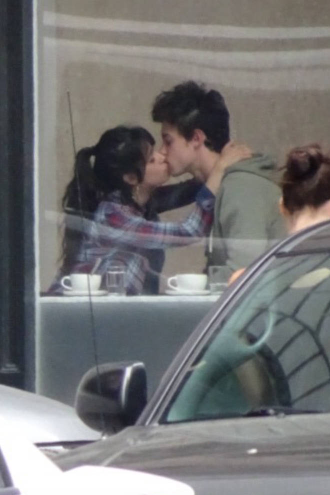 Camila Cabello & Shawn Mendes kiss whilst in San Fransisco