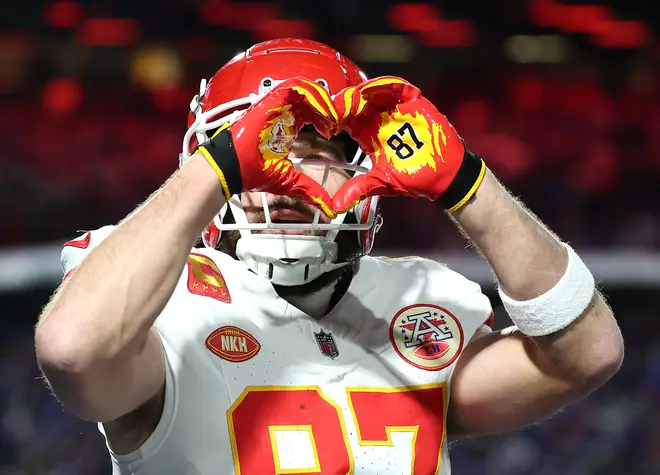 Travis Kelce makes signature Taylor Swift gesture at Chiefs-Bills game