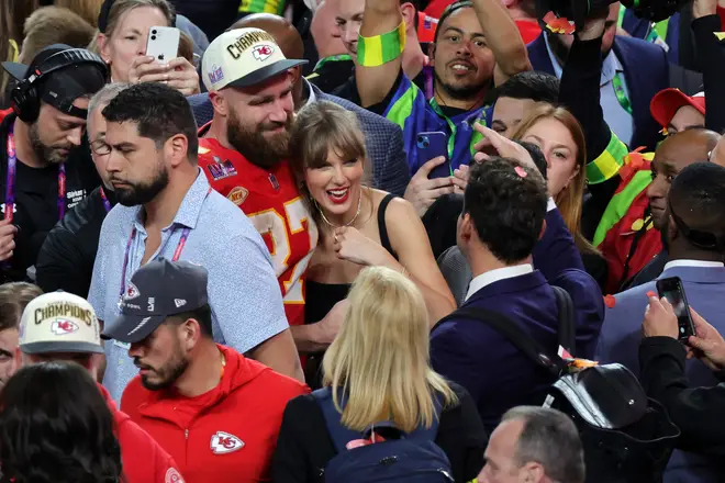 There was no engagement ring in sight as Travis Kelce hugged girlfriend Taylor Swift