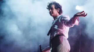 Matty Healy kissed a male fan in Dubai during a 1975 gig