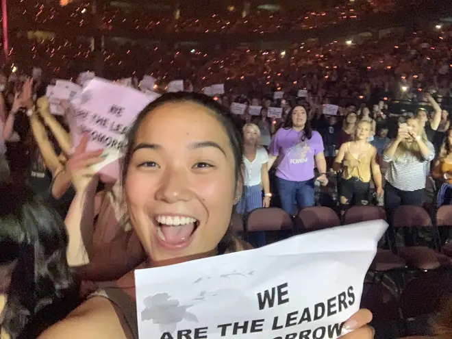 Shawn Mendes fans holding up messages during 'Youth'