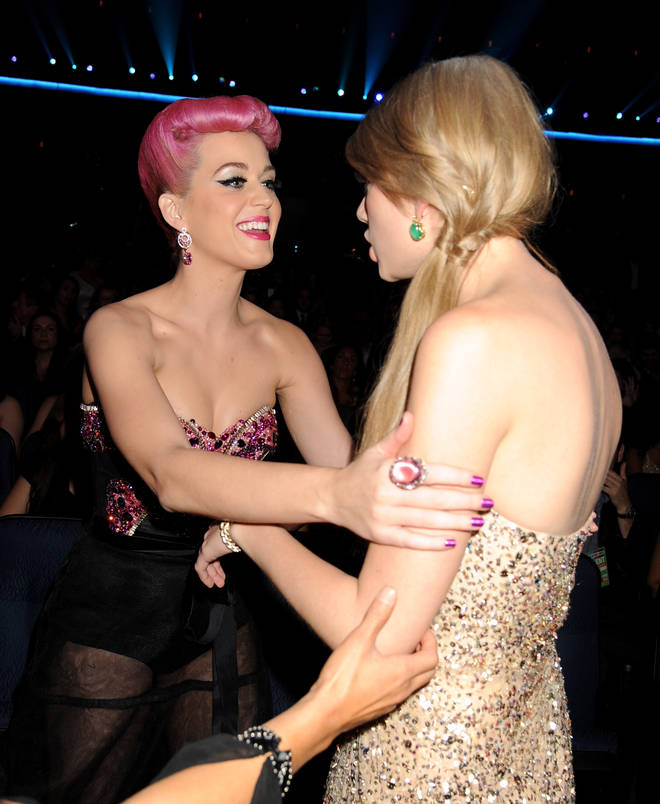 2011 American Music Awards - Katy Perry and Taylor Swift