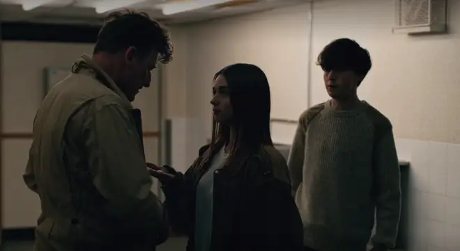 Alyssa and James extort a man in The End of the F***ing World